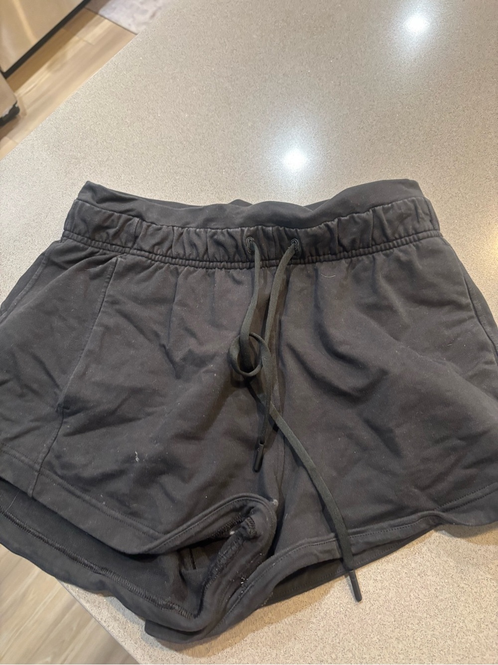 Inner Glow high rise shorts 3’ size 8